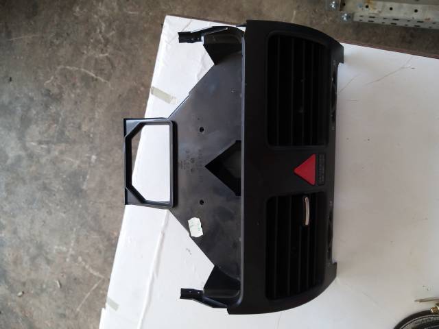 CRAFTER çıkma yedek parça CRAFTER ORTA HAVALANDIRMA 2006-2009